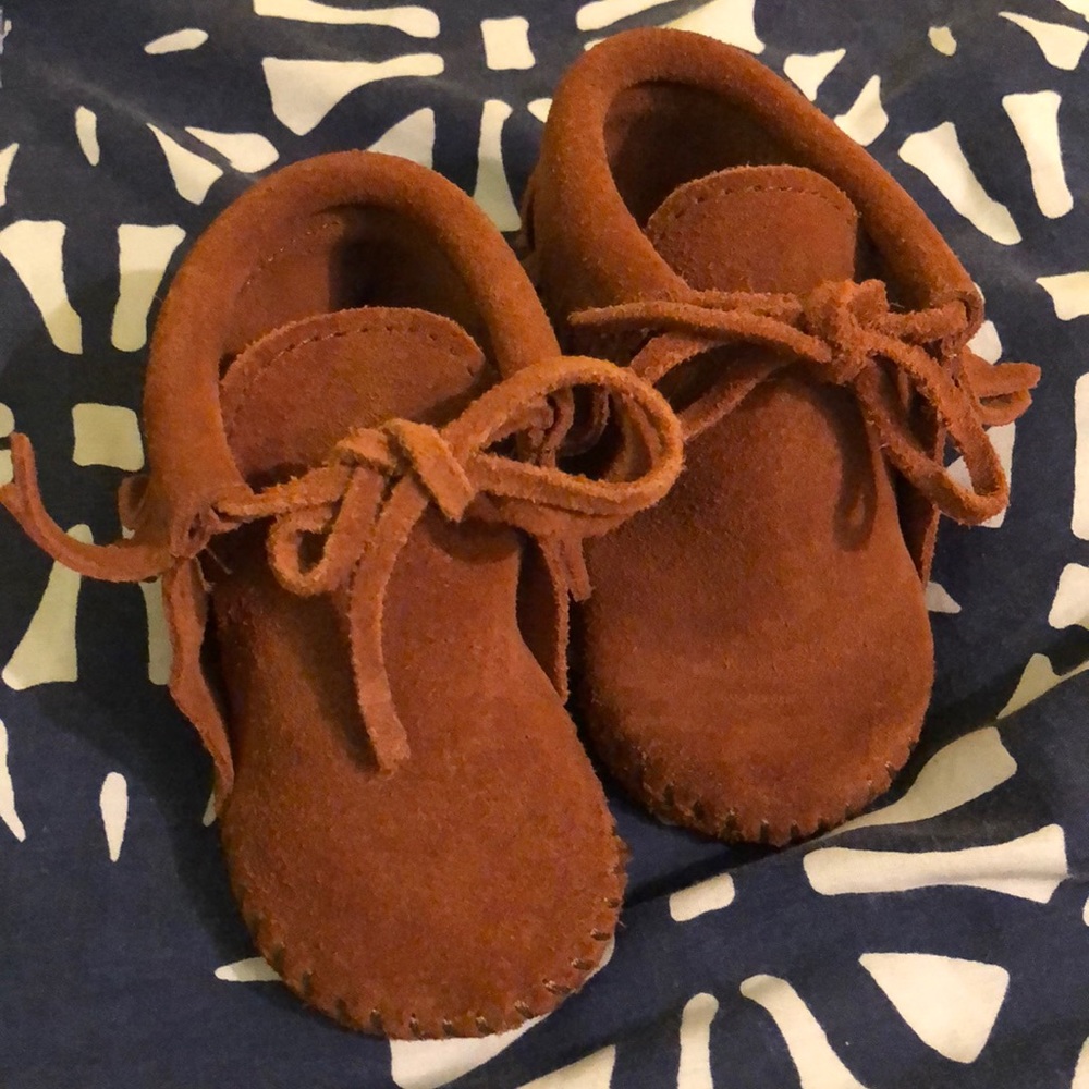Unisex Minnetonka baby boots